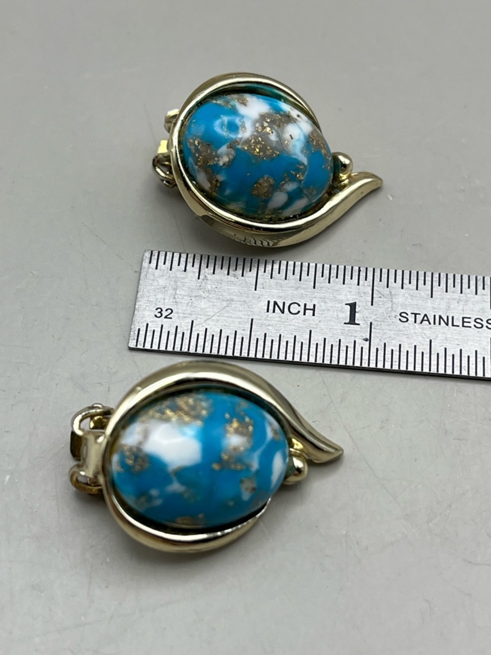 Vintage Gold Tone Clip On Earrings Blue White Marbled Oval Statement 80s 90s - Picture 5 of 5
